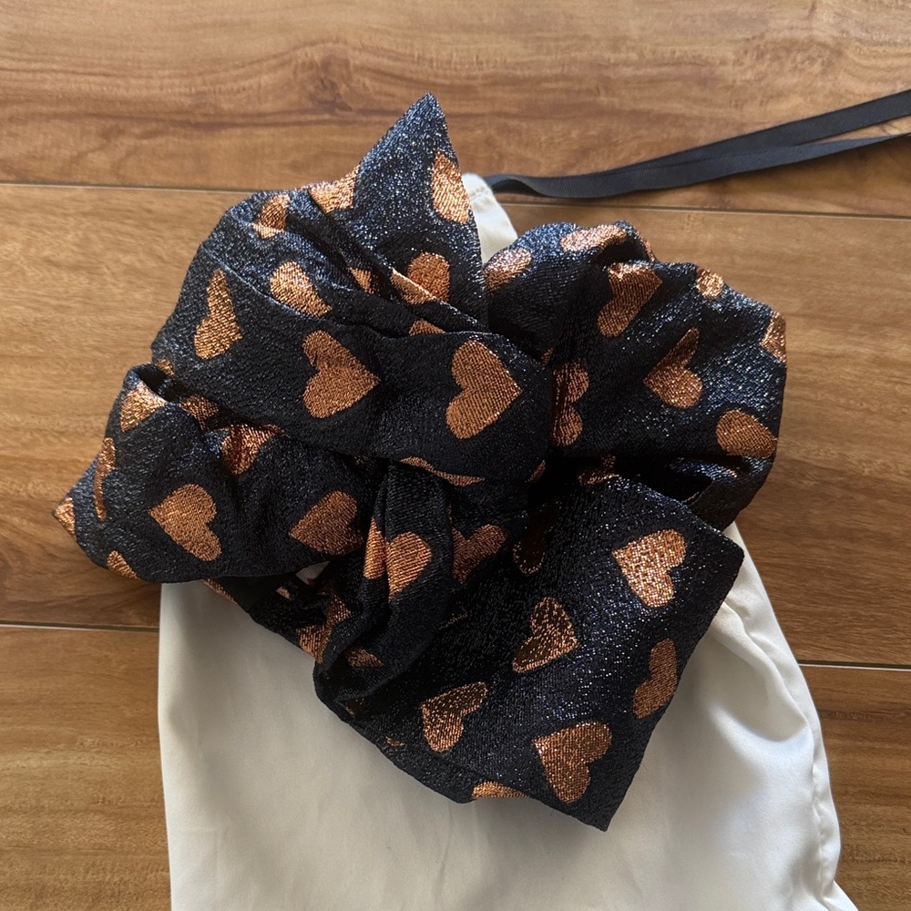 Gucci Black and Gold Heart Lucina Headband - Picture 2 of 4